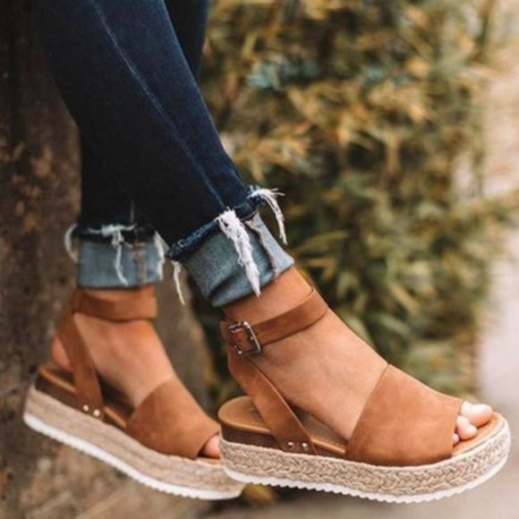 !! NEW !! Platform Espadrille Sandals in Black - Picture 9 of 9